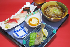 寿司とやまべから揚げそば(うどん)セット